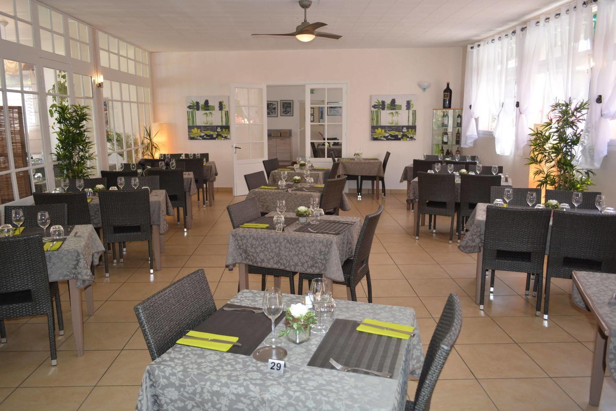 Hotel Restaurant Les Falaises Bouziès Eksteriør billede